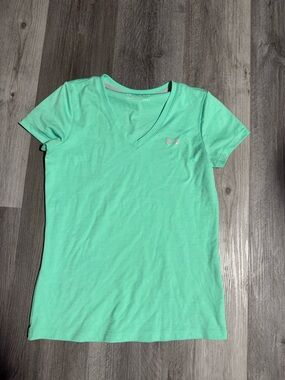 Under Armour Women's Mint Green V-Neck Performance Tee